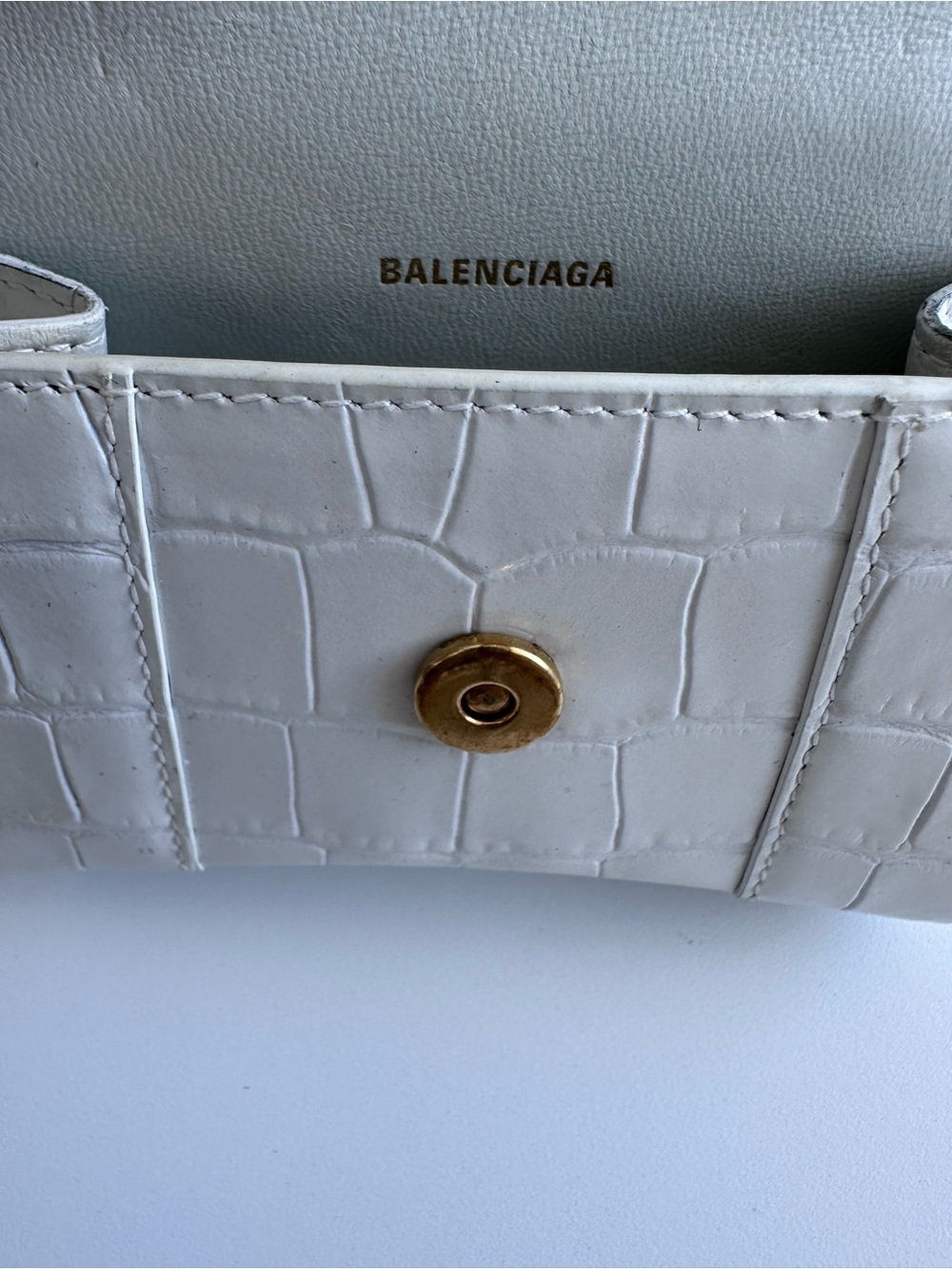 Balenciaga White Croc-Embossed Mini Wallet with Gold 'B' Charm and Keyring. - Picture 5 of 10